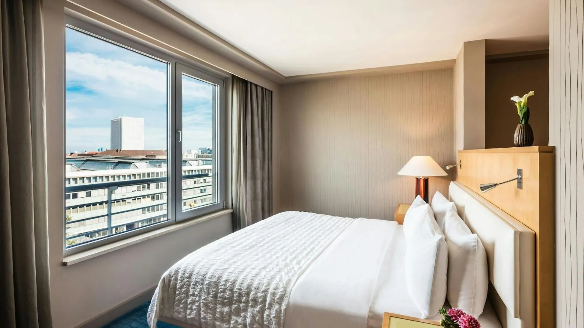Le Meridien Munich 5*,