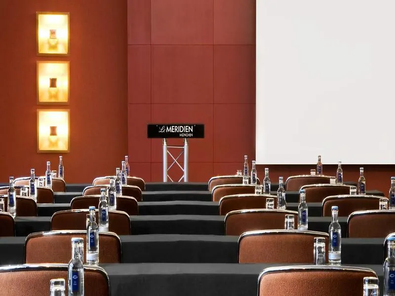 Le Meridien München 5*,
