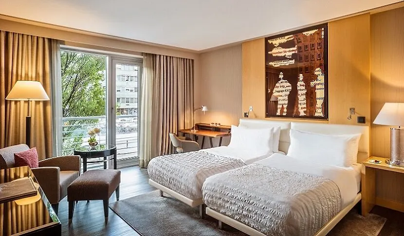 Le Meridien Munich 5*,