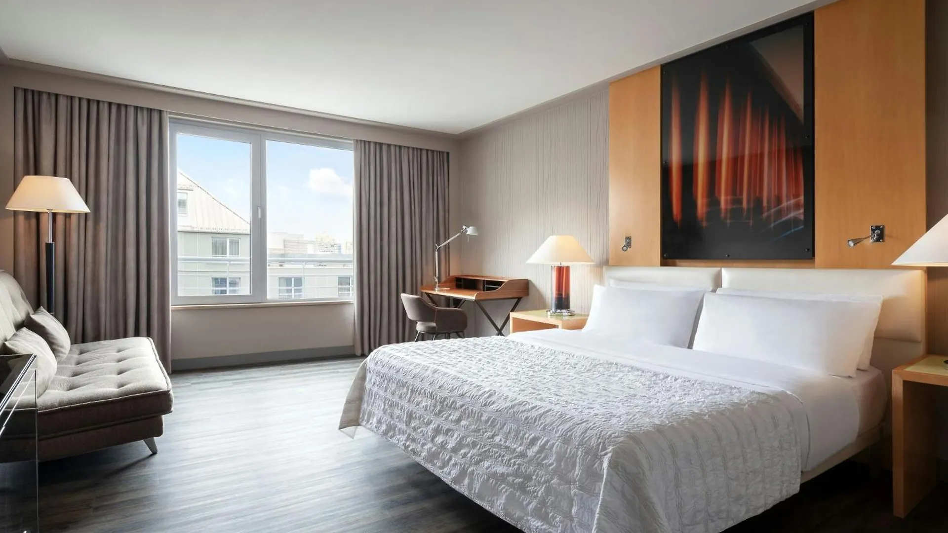 Le Meridien Munich 5*,
